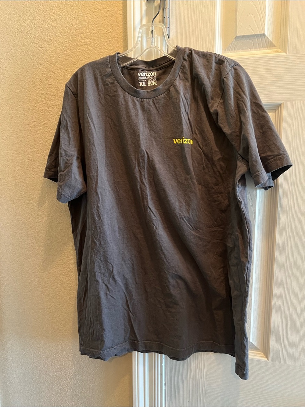 4 unisex Charcoal Logo T-Shirt - XL